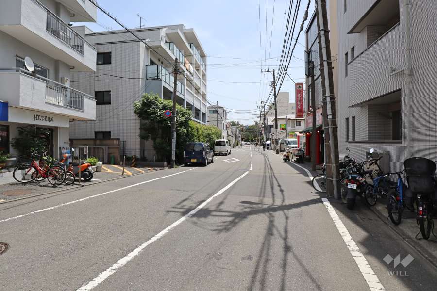 敷地西側の前面道路（北側から
）