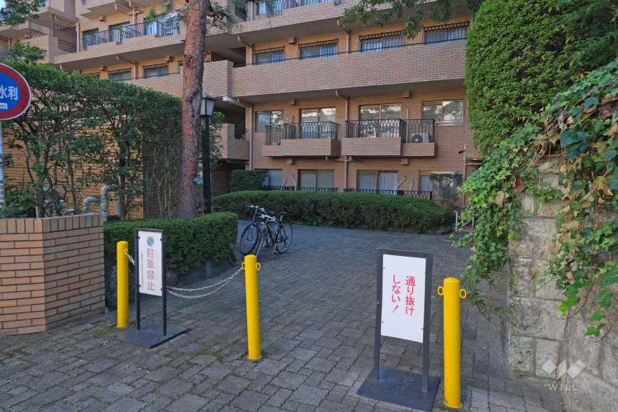 敷地の出入り口