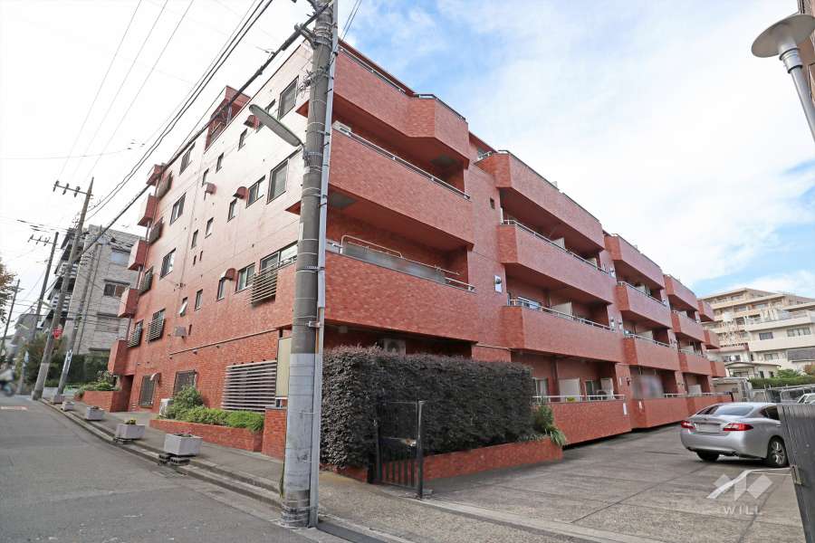 シャンボール弦巻の外観(南東側から)
