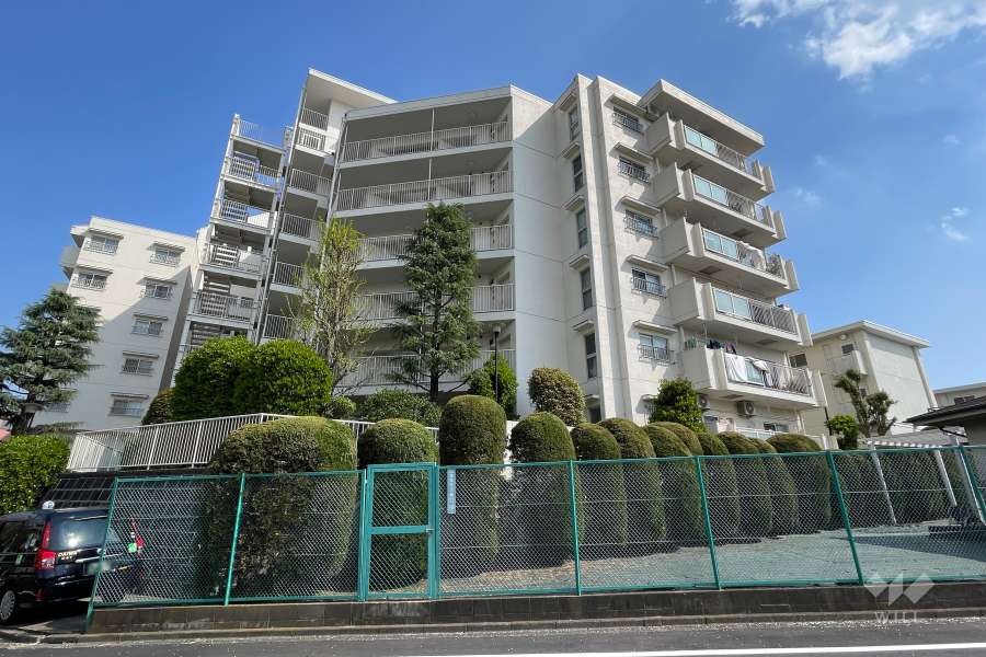 三井馬事公苑南ハイツの外観（北西側から）