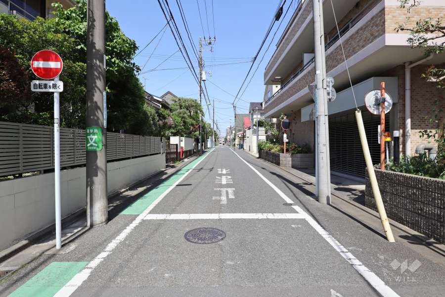 敷地北西側の前面道路