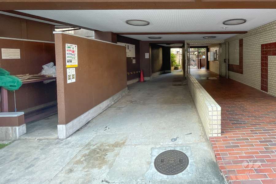 敷地内駐車場（屋内平面式）