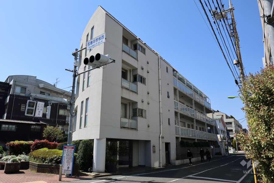 マンションの外観（南東側から）