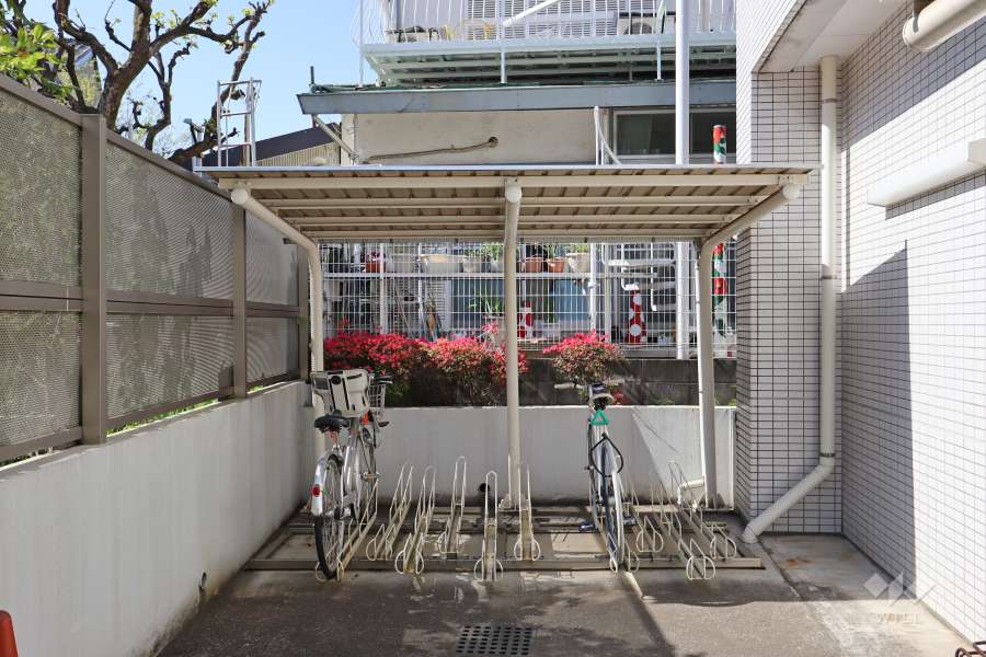 駐輪場（屋根付き）