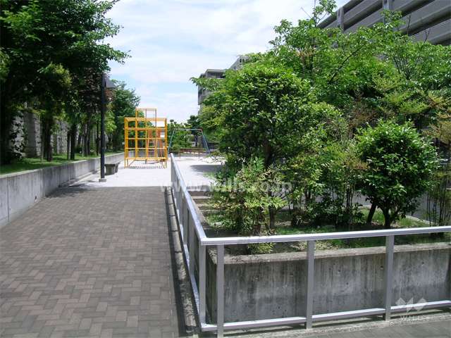 敷地北側にある公園