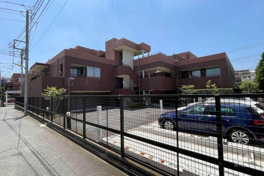 ツインズコート弦巻ノーステラスの外観（北東側から）