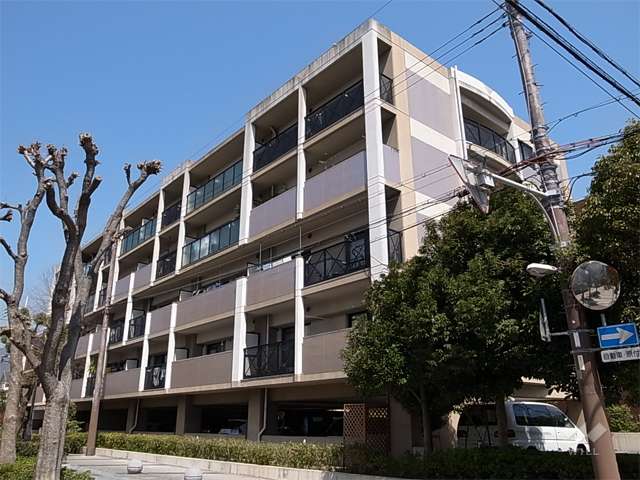 ベル・アーバニティ芦屋の外観（南西側から）