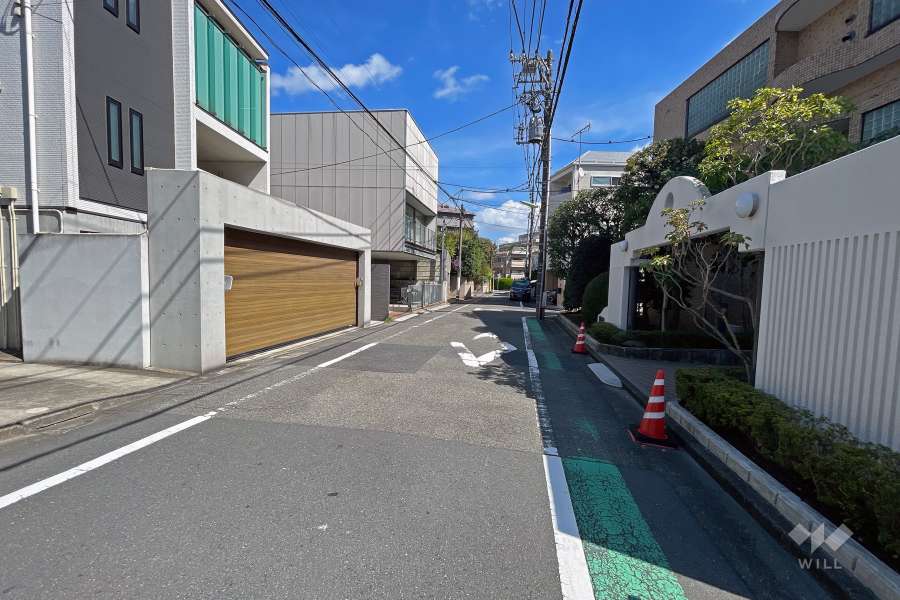 敷地北側前面道路