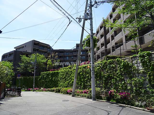ロイヤルアーク芦屋2の外観（北側から）