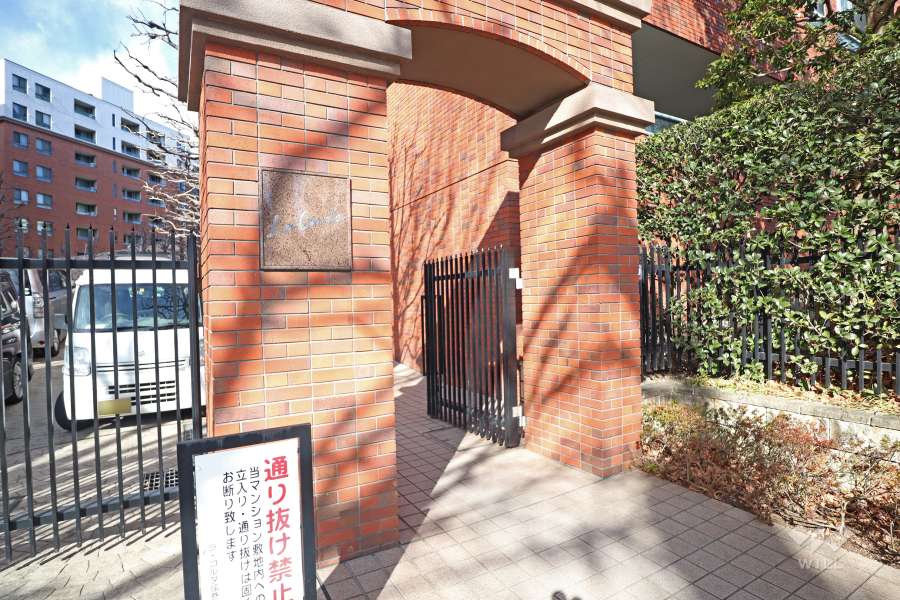 エントランス（敷地東側）