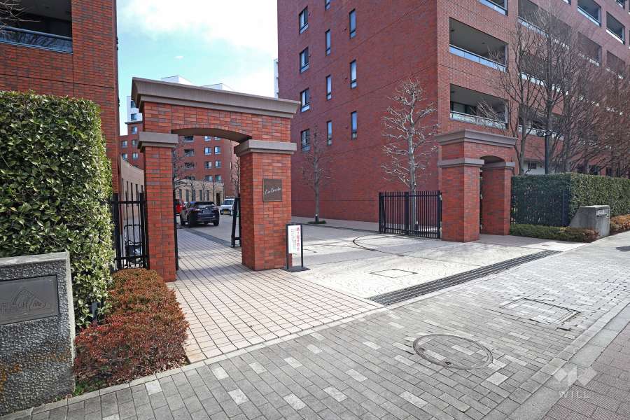 エントランス（西側）