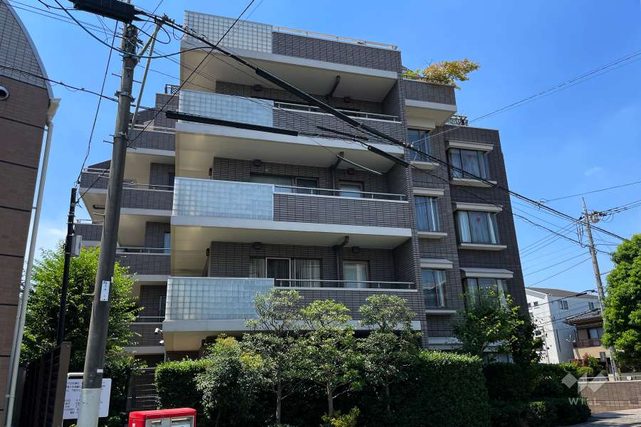 グランコート弦巻の外観（北東側から）