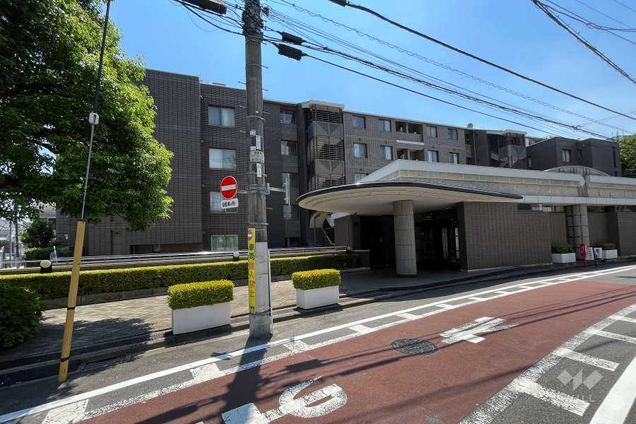 グランコート弦巻の外観（北東側から）