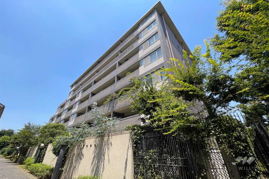 ライオンズマンション弦巻グランフォートの外観（南東側から）