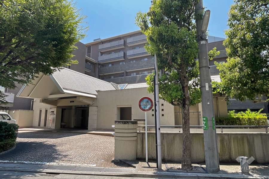 ライオンズマンション弦巻グランフォートの外観（北側から）