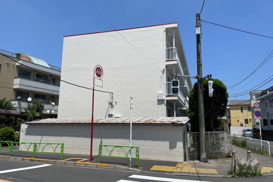 上馬マンション（弦巻2丁目）の外観（南西側から）