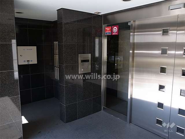 エントランスはオートロック付きです。