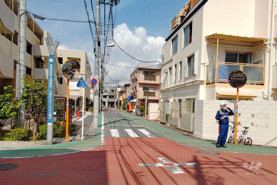 敷地南側の前面道路