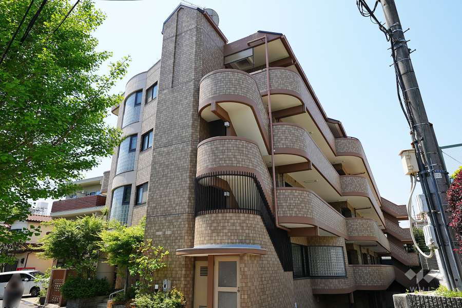 ライオンズヴィアーレ芦屋の外観（北西側から）