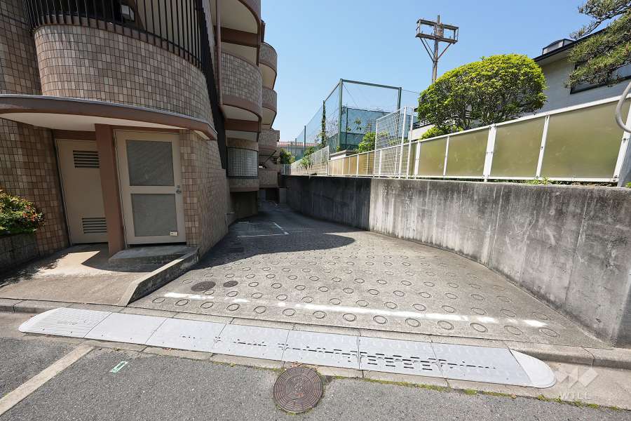 駐車場の出入口