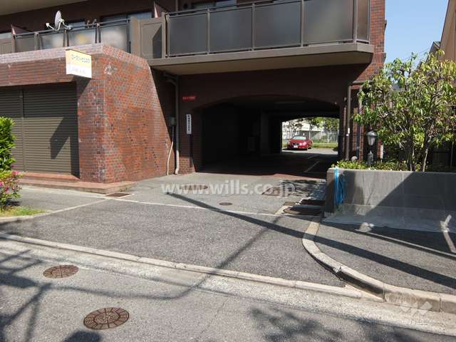 駐車場の出入り口