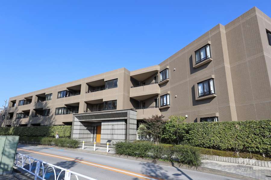 ライオンズマンション馬事公苑パークサイドの外観（南西側から）