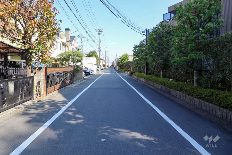 敷地北東側の全面道路