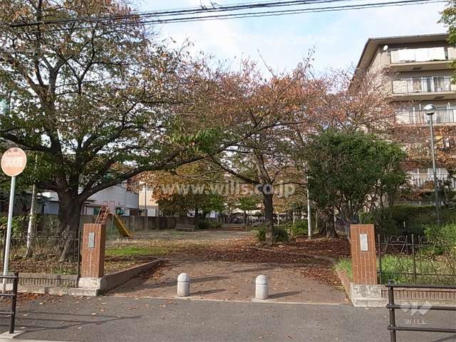 D棟の西側にある公園