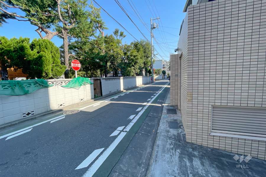 敷地北側の前面道路　