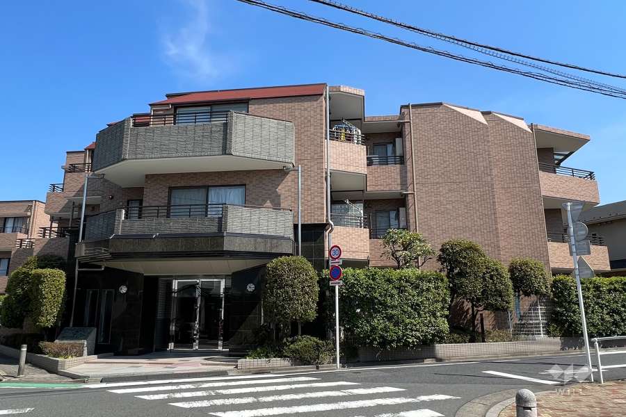 朝日ラパリオ桜丘の外観（西側から）