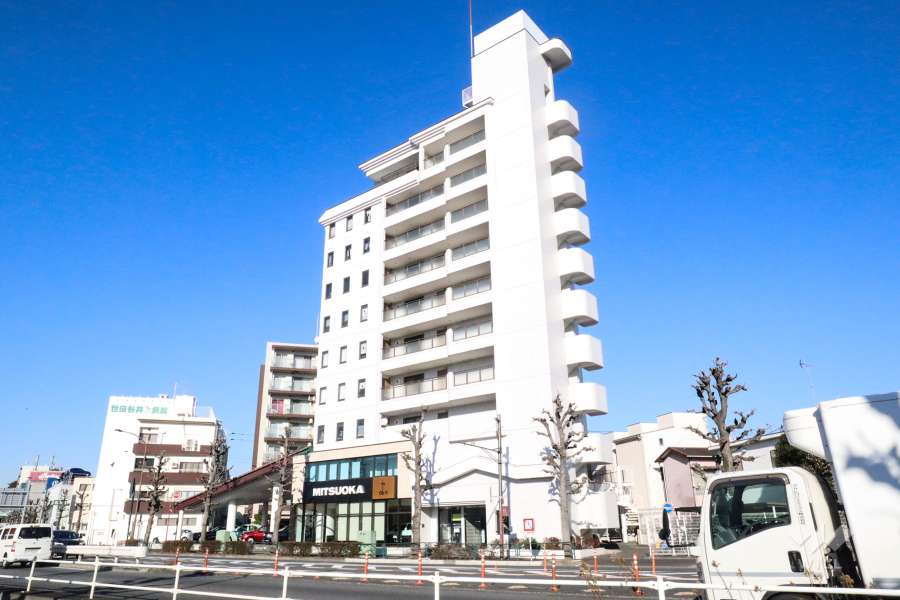 エクセルシオール世田谷桜丘の外観(南西側から)