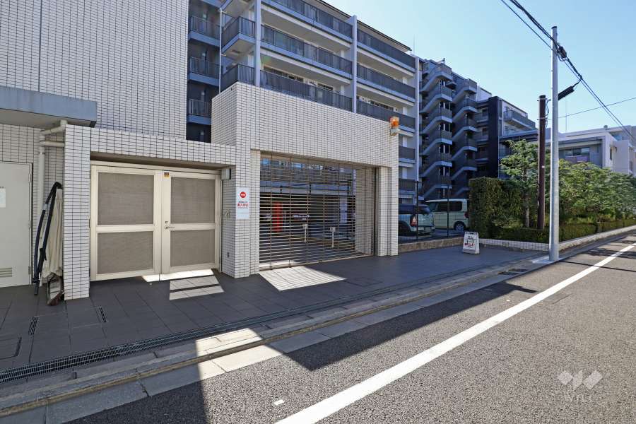 駐車場の出入り口