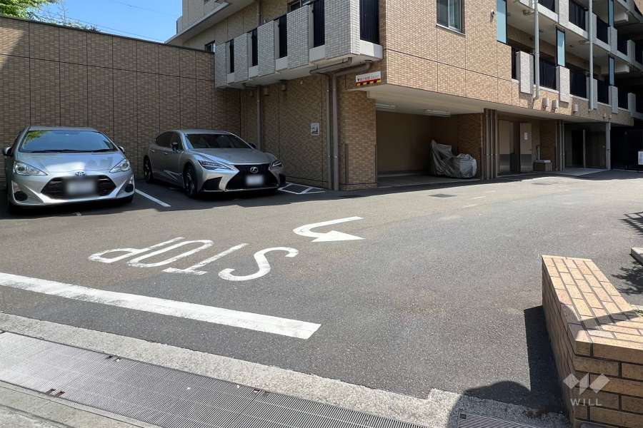 駐車場出入り口