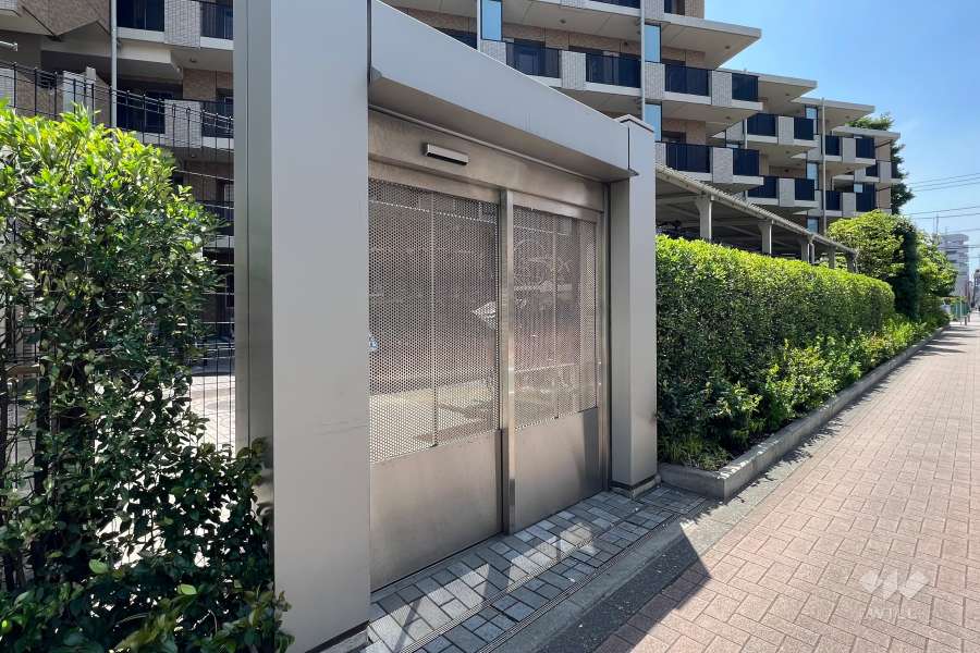 駐車場の出入り口