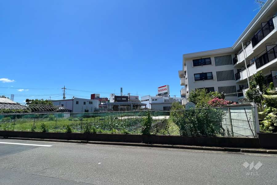 敷地南東側に隣接する農園