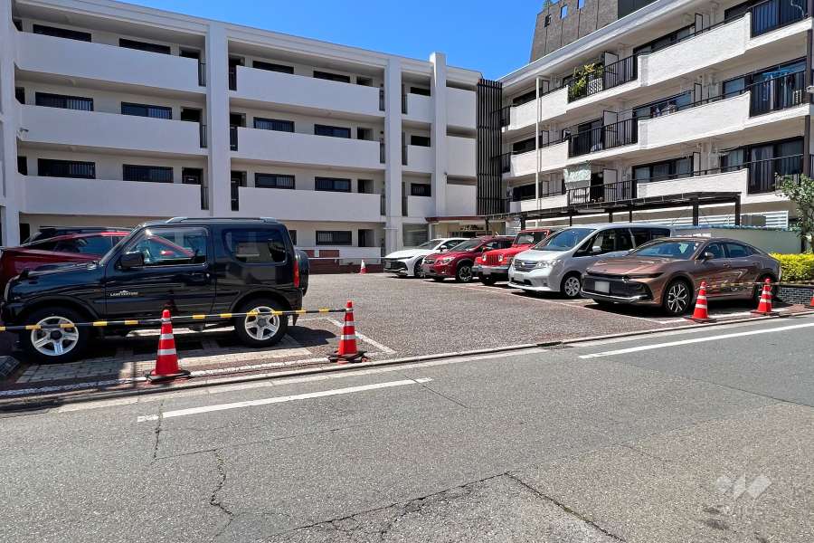 敷地内駐車場（屋外平面式）
