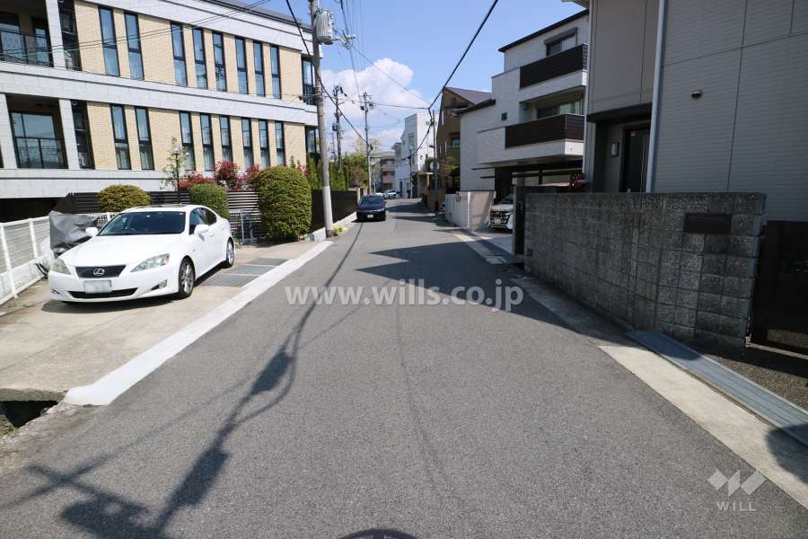 芦屋第一コーポラスの前面道路（南側から）