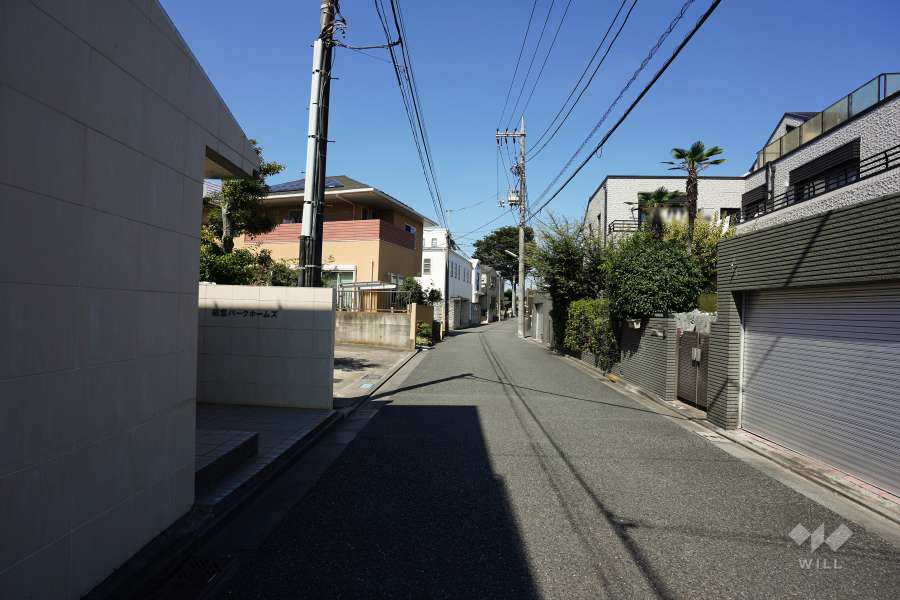敷地東側の前面道路