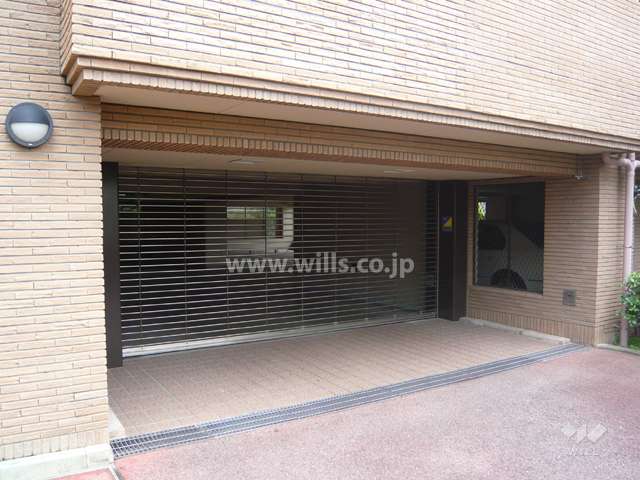 駐車場（リングシャッターが付いています）