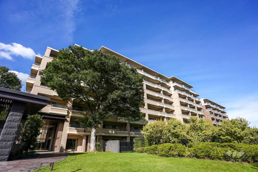 桜上水ガーデンズA棟の外観（南西側から）