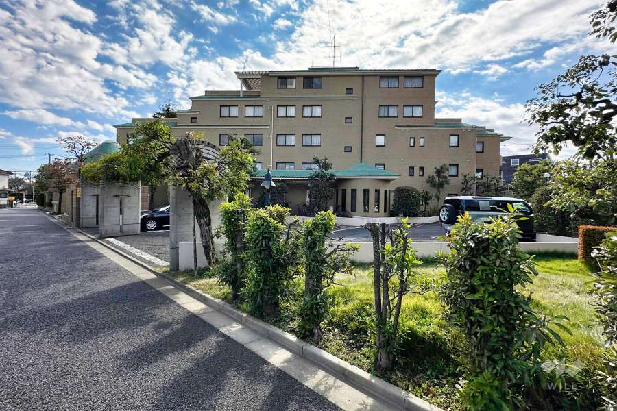 オリエントロイヤルハウス経堂の外観（北側から）