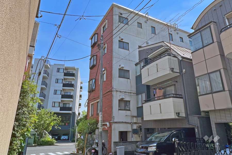 スカイハイツ広沢の外観(北側から)