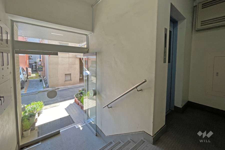 エントランス内