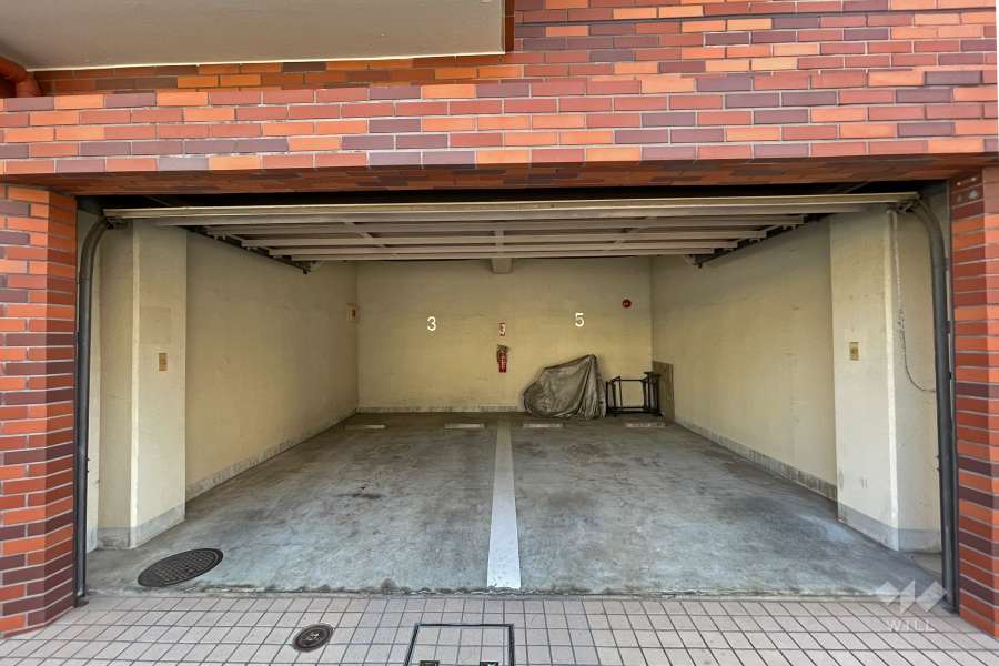 敷地内駐車場（屋内平面式）