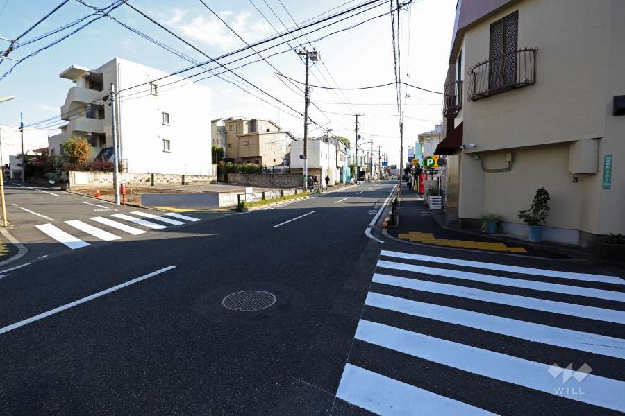 敷地北東側の前面道路