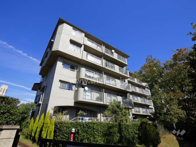 芦屋緑1住宅 1号棟の外観（南西側から）