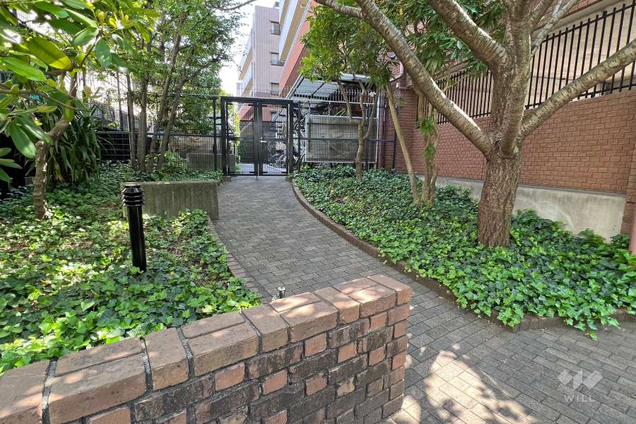 駐輪場出入り口