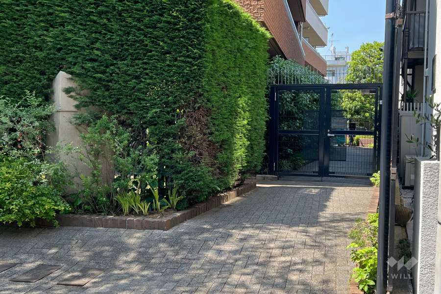 駐輪場出入り口