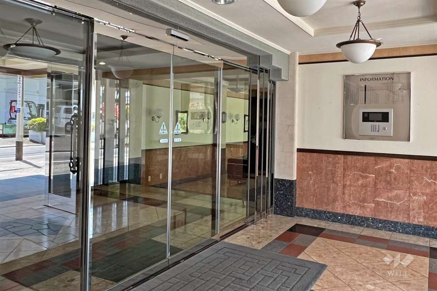 エントランスはオートロック付きです。