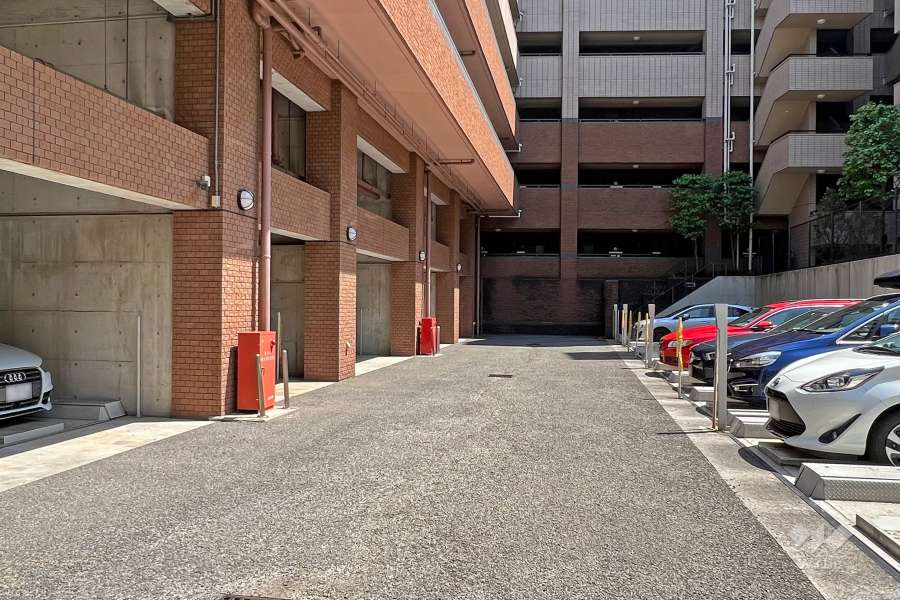 敷地内駐車場(屋内外平面式)